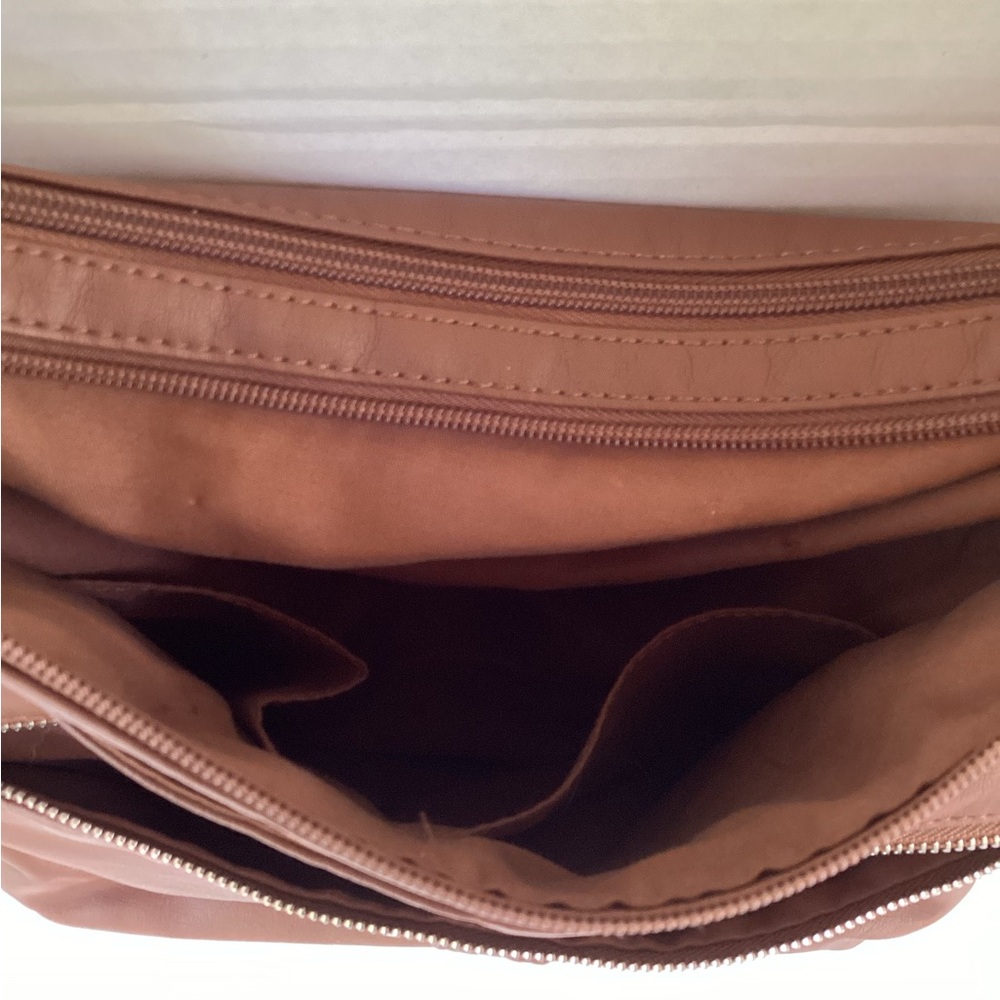 Bueno Bag Purse Brown Shoulder Adjustable Strap Zippers Pockets Leather - Picture 11 of 16